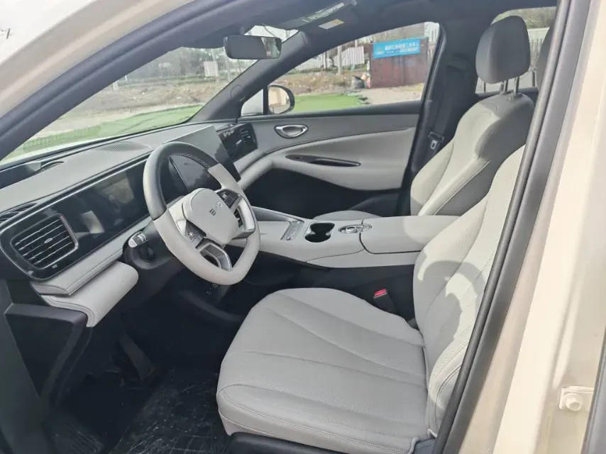 2025 LanDian E5 PLUS 1.5L 95HP L4 E-CVT PHEV,autocango,china used car exporter,china ev exporter,chinese used car exporter,chinese used ev exporter