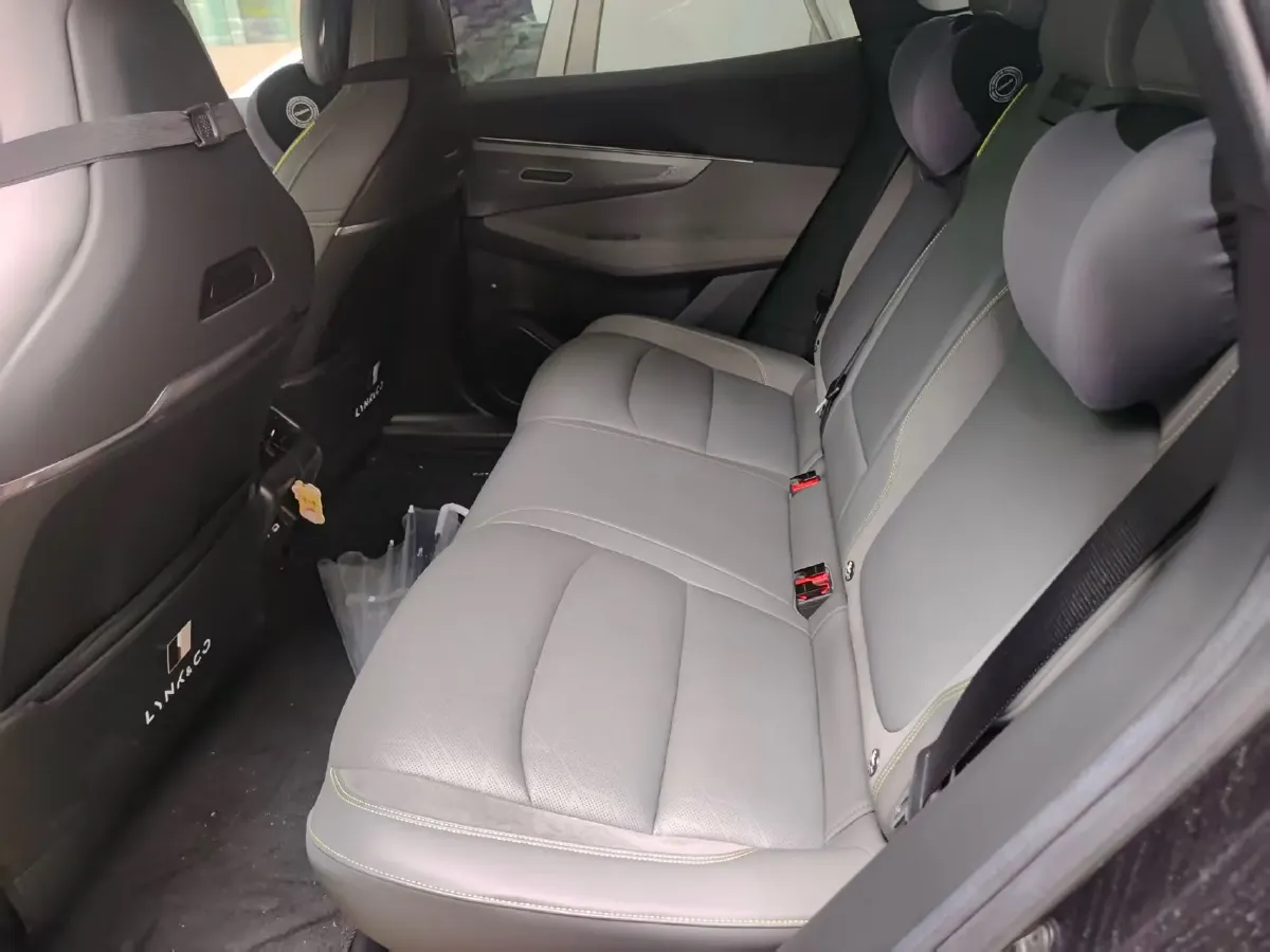 2023 LYNK&CO 08 EM-P 1.5T 163HP L4 3DHT PHEV 39.8KWH,autocango,china used car exporter,china ev exporter,chinese used car exporter,chinese used ev exporter