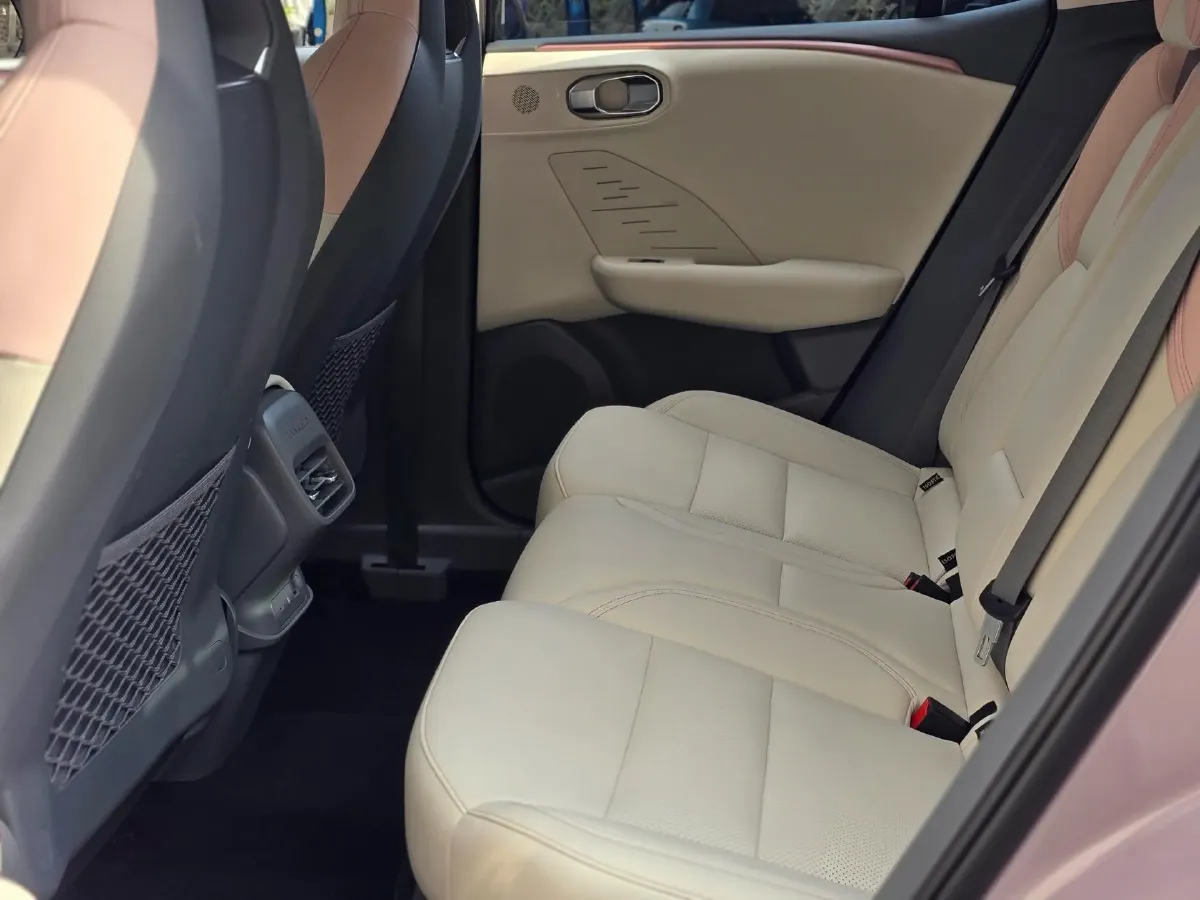 2023 LYNK&CO 06 EM-P 1.5L 120HP L4 3DHT PHEV 19.09KWH,autocango,china used car exporter,china ev exporter,chinese used car exporter,chinese used ev exporter