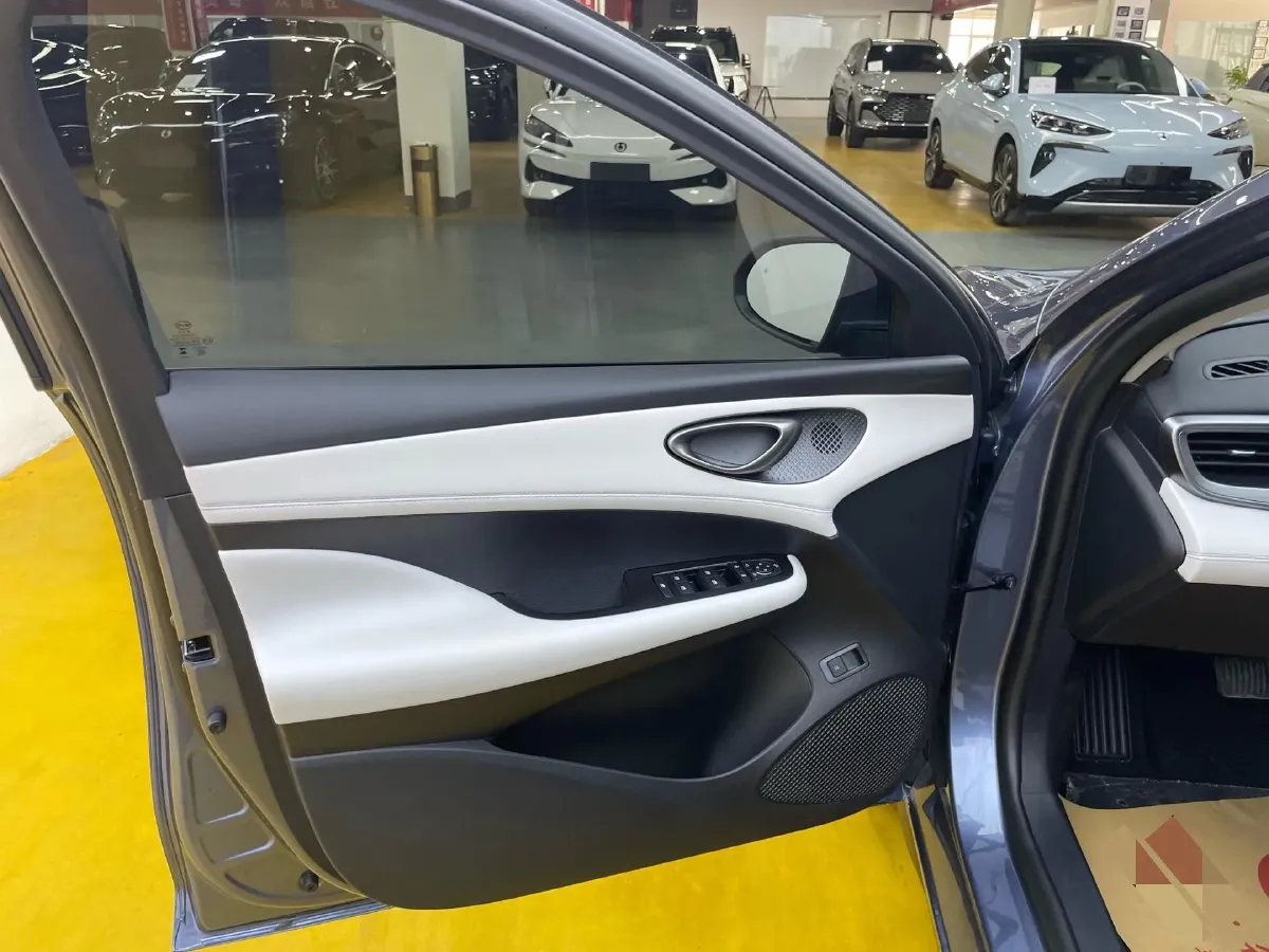 2025 BYD Seal05 DM-i 1.5L 101HP L4 E-CVT PHEV 15.87KWH,autocango,china used car exporter,china ev exporter,chinese used car exporter,chinese used ev exporter