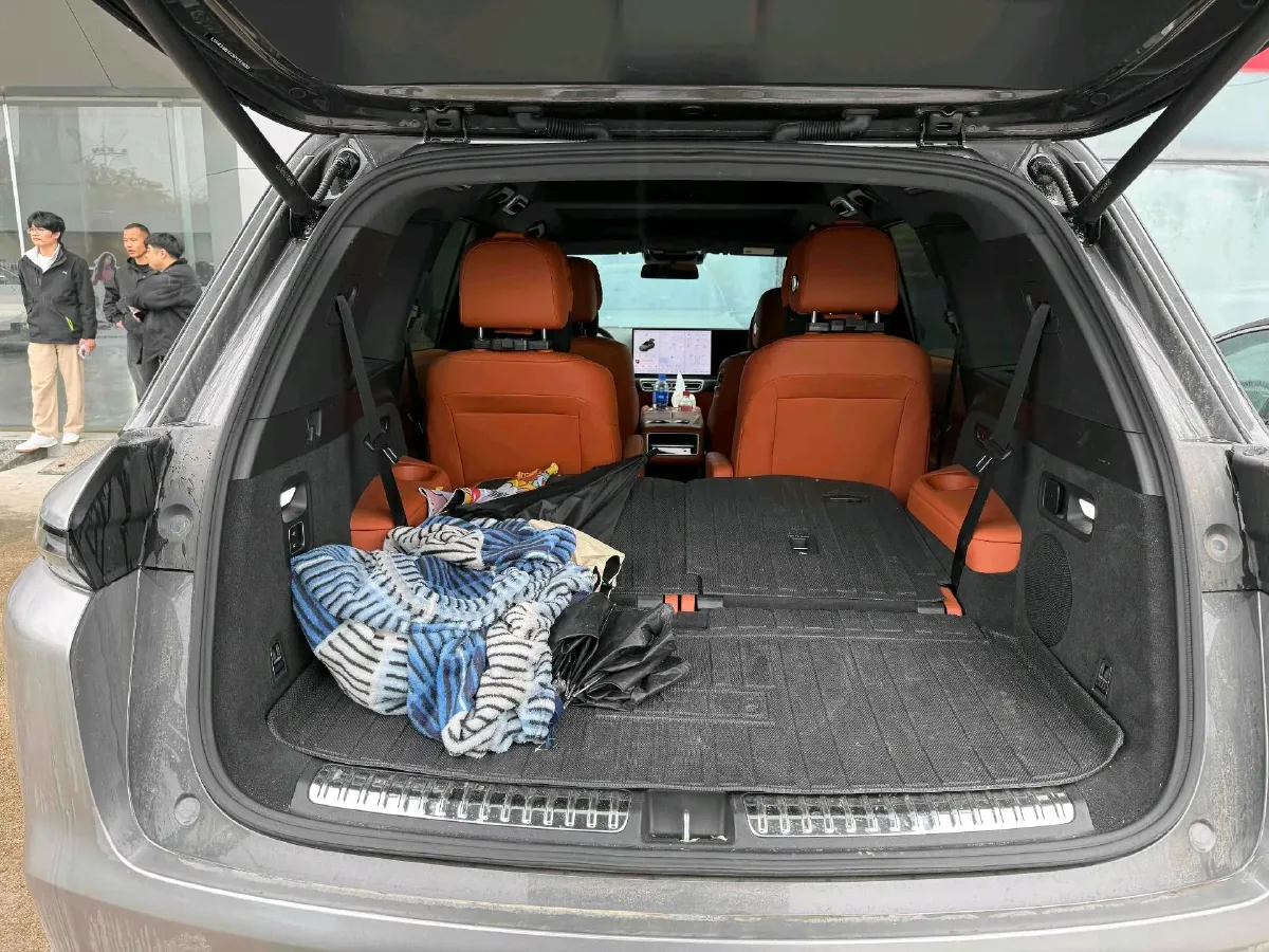 2023 Li L7 Range Extended 154HP REEV 40.9KWH,autocango,china used car exporter,china ev exporter,chinese used car exporter,chinese used ev exporter