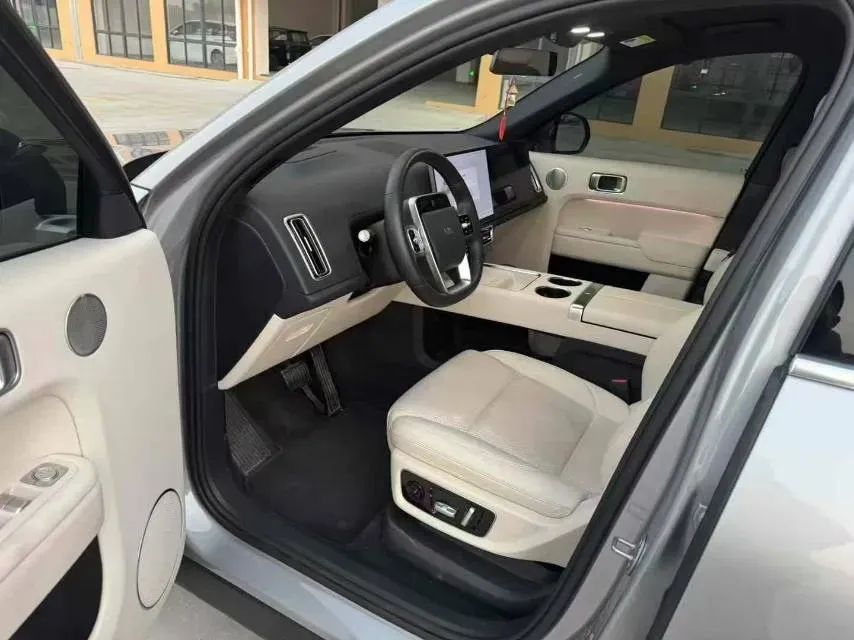 2023 Li L8 Range Extended 154HP REEV 40.9KWH,autocango,china used car exporter,china ev exporter,chinese used car exporter,chinese used ev exporter