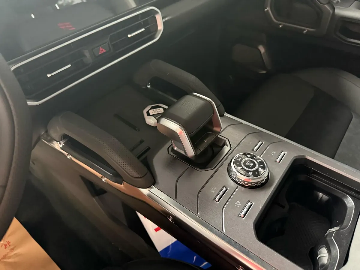 2023 Jetour Traveller 2.0T 254HP L4 7DCT,autocango,china used car exporter,china ev exporter,chinese used car exporter,chinese used ev exporter