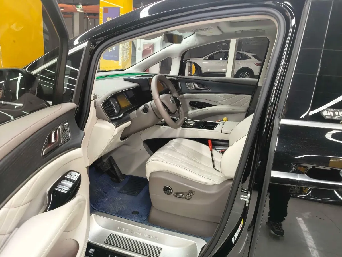2022 Mercedes-Benz GLC Class 2.0T 197HP L4 9AT,autocango,china used car exporter,china ev exporter,chinese used car exporter,chinese used ev exporter
