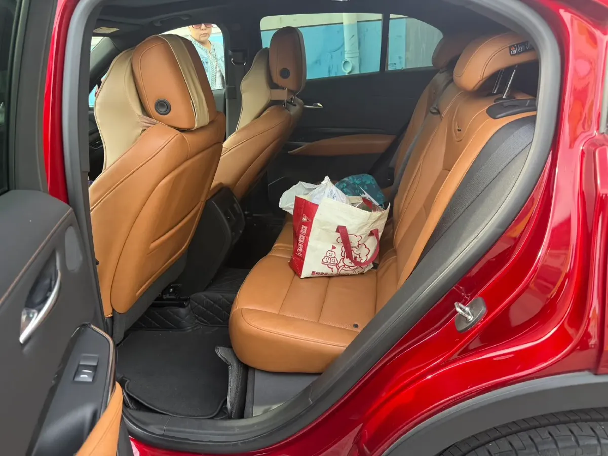 2022 Cadillac XT4 2.0T 237HP L4 9AT,autocango,china used car exporter,china ev exporter,chinese used car exporter,chinese used ev exporter