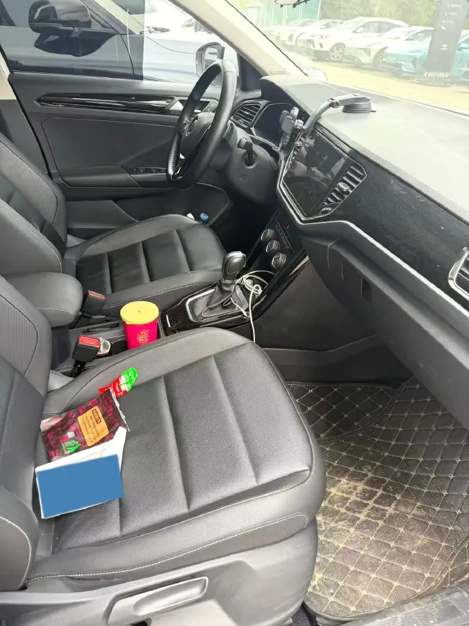 2021 Volkswagen T-Roc 1.4T 150HP L4 7DCT,autocango,china used car exporter,china ev exporter,chinese used car exporter,chinese used ev exporter