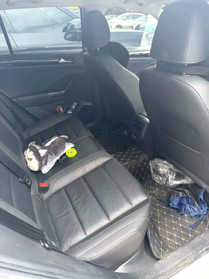 2021 Volkswagen T-Roc 1.4T 150HP L4 7DCT,autocango,china used car exporter,china ev exporter,chinese used car exporter,chinese used ev exporter