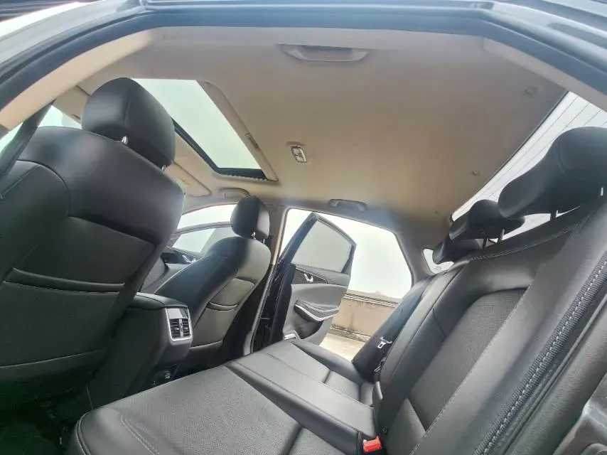 2021 ChangAn Raeton CC 1.5T 180HP L4 7DCT,autocango,china used car exporter,china ev exporter,chinese used car exporter,chinese used ev exporter