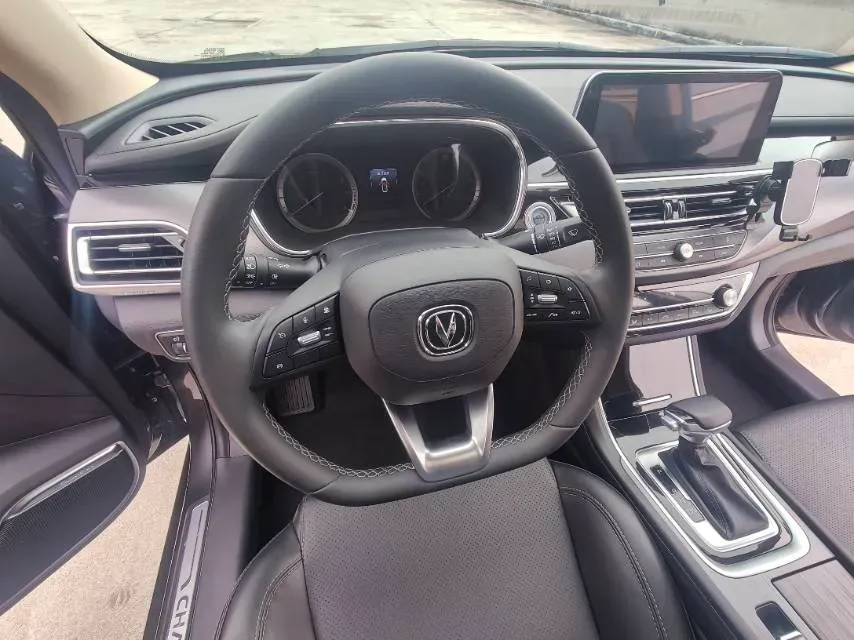 2021 ChangAn Raeton CC 1.5T 180HP L4 7DCT,autocango,china used car exporter,china ev exporter,chinese used car exporter,chinese used ev exporter