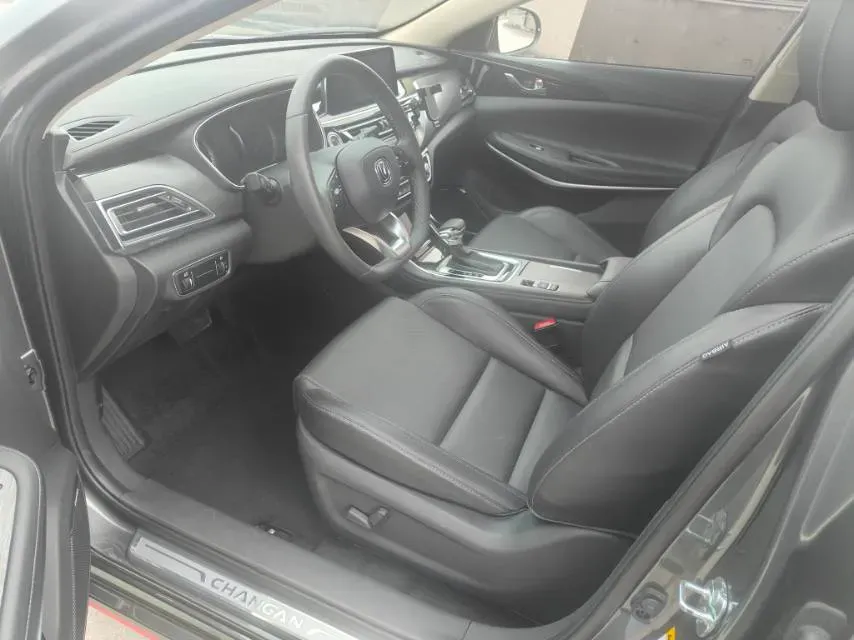 2021 ChangAn Raeton CC 1.5T 180HP L4 7DCT,autocango,china used car exporter,china ev exporter,chinese used car exporter,chinese used ev exporter