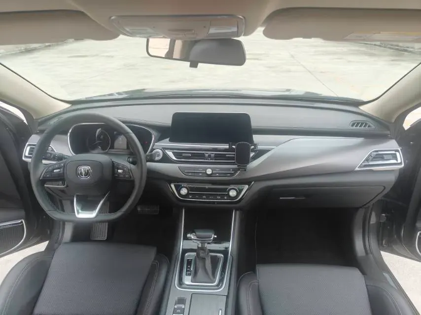 2021 ChangAn Raeton CC 1.5T 180HP L4 7DCT,autocango,china used car exporter,china ev exporter,chinese used car exporter,chinese used ev exporter