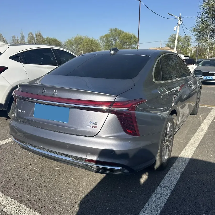 2023 HongQi H5 2.0T 224HP L4 8AT,autocango,china used car exporter,china ev exporter,chinese used car exporter,chinese used ev exporter