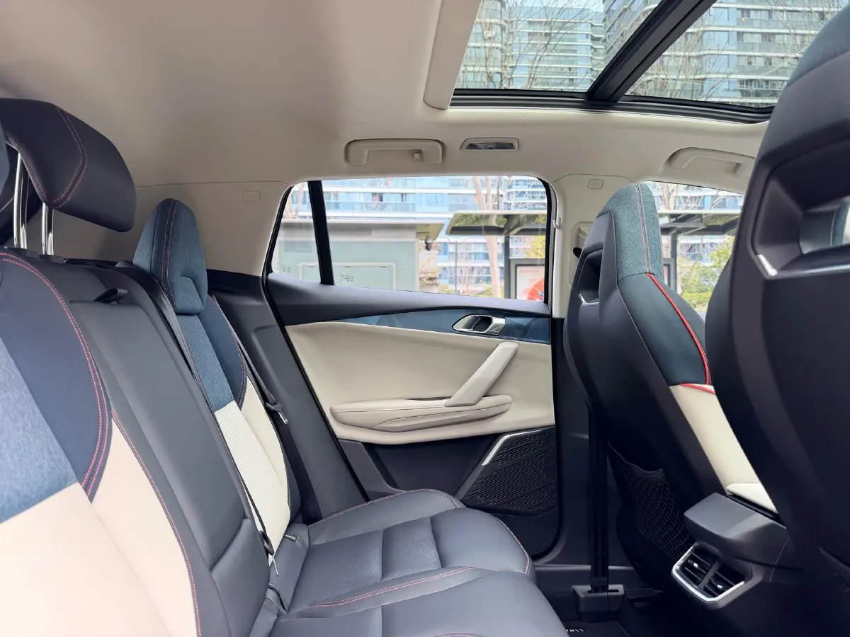 2020 LYNK&CO 06 1.5T 177HP L3 7DCT,autocango,china used car exporter,china ev exporter,chinese used car exporter,chinese used ev exporter