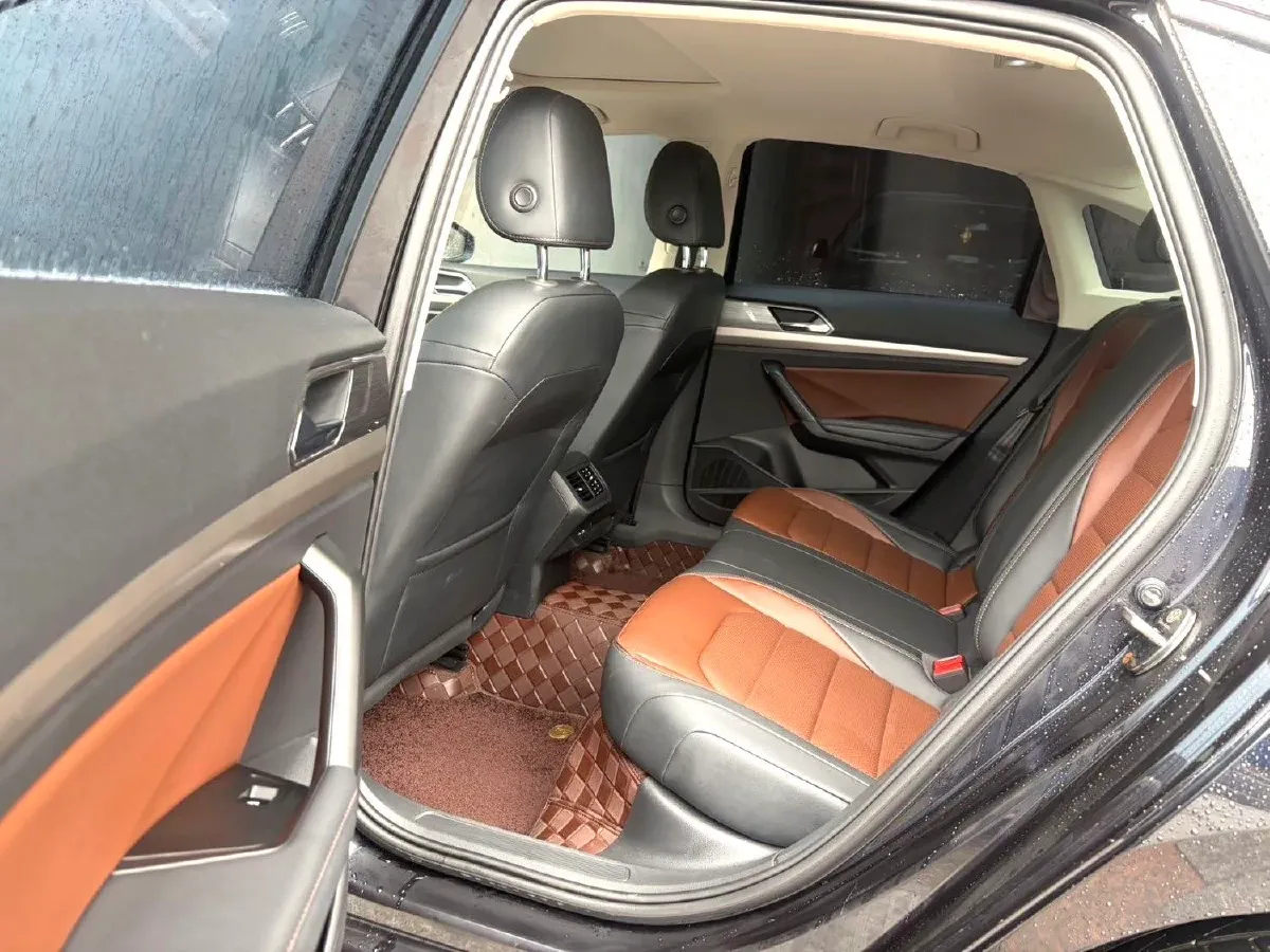 2022 Volkswagen T-Roc 1.4T 150HP L4 7DCT,autocango,china used car exporter,china ev exporter,chinese used car exporter,chinese used ev exporter