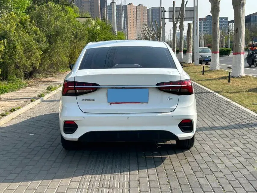 2021 Roewe i5 1.5L 120HP L4 CVT,autocango,china used car exporter,china ev exporter,chinese used car exporter,chinese used ev exporter