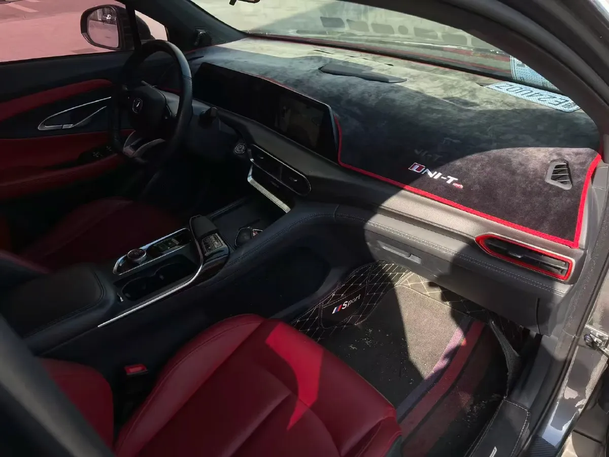 2020 ChangAn UNI-T 1.5T 180HP L4 7DCT,autocango,china used car exporter,china ev exporter,chinese used car exporter,chinese used ev exporter