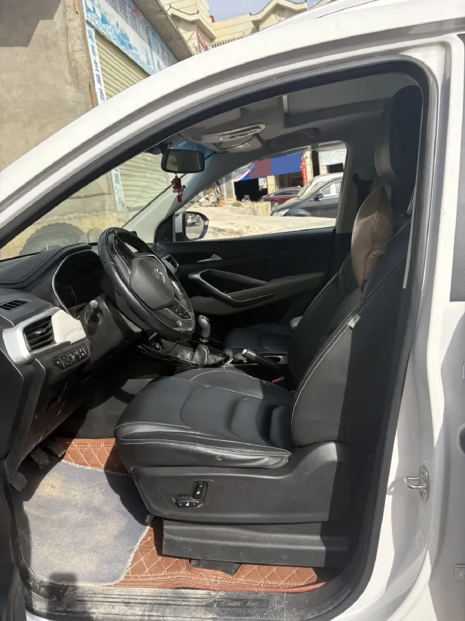 2018 BaoJun 530 1.5T 150HP L4 6MT,autocango,china used car exporter,china ev exporter,chinese used car exporter,chinese used ev exporter