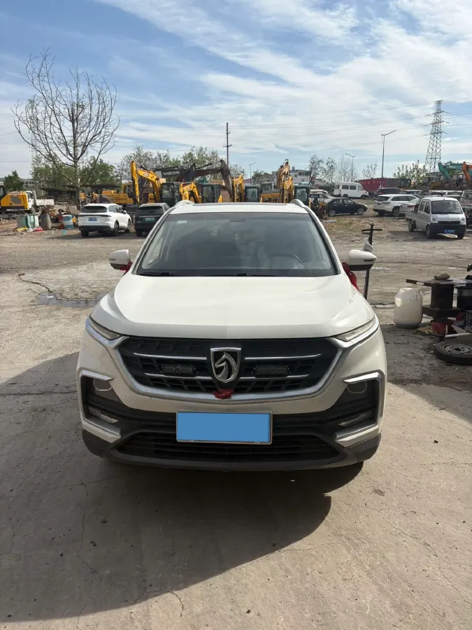 2018 BaoJun 530 1.5T 150HP L4 6MT,autocango,china used car exporter,china ev exporter,chinese used car exporter,chinese used ev exporter