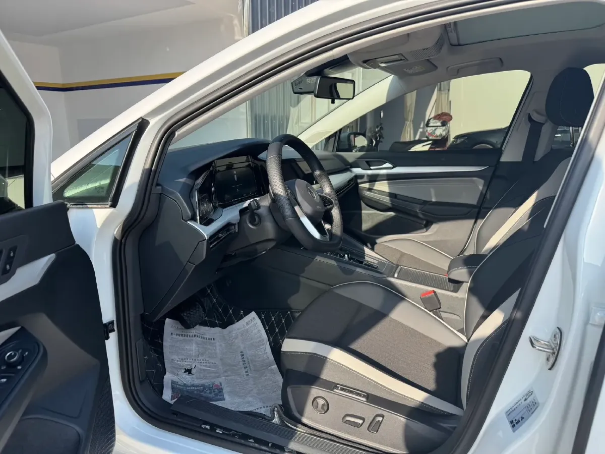 2023 Volkswagen Golf 1.4T 150HP L4 7DCT,autocango,china used car exporter,china ev exporter,chinese used car exporter,chinese used ev exporter