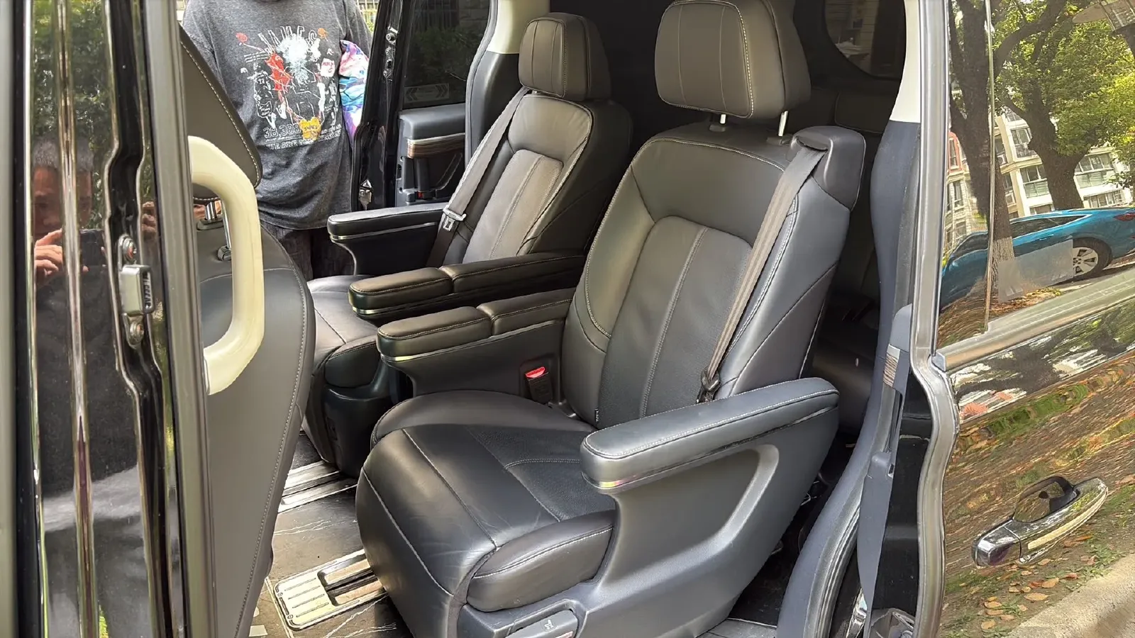 2021 GAC Trumpchi M8 2.0T 252HP L4 8AT,autocango,china used car exporter,china ev exporter,chinese used car exporter,chinese used ev exporter