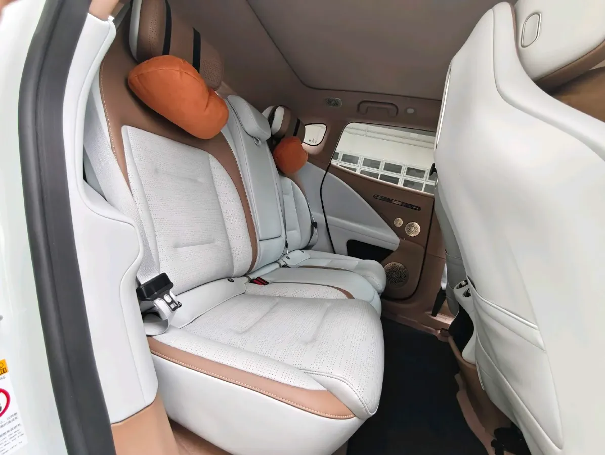 2024 Avatr 07 1.5T 156HP L4 REEV 39.05KWH,autocango,china used car exporter,china ev exporter,chinese used car exporter,chinese used ev exporter