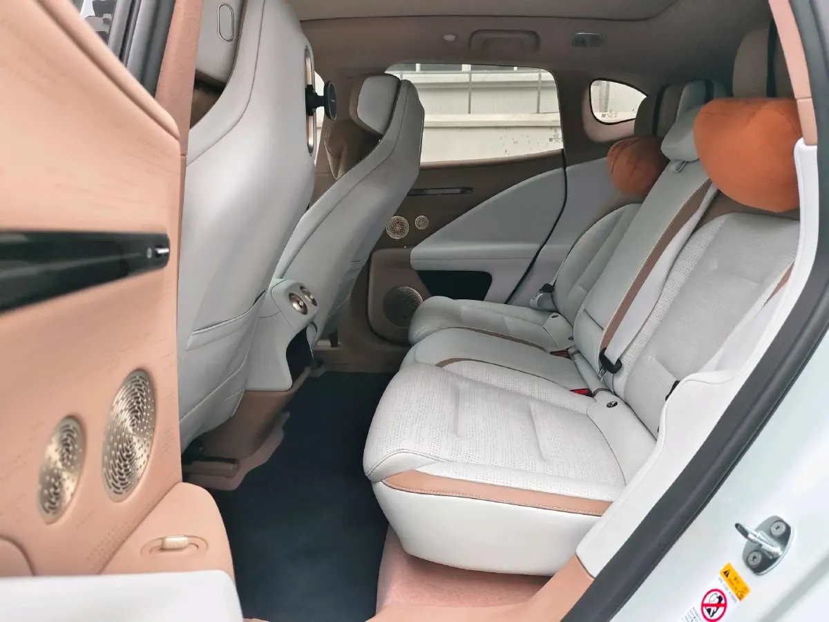 2024 Avatr 07 1.5T 156HP L4 REEV 39.05KWH,autocango,china used car exporter,china ev exporter,chinese used car exporter,chinese used ev exporter