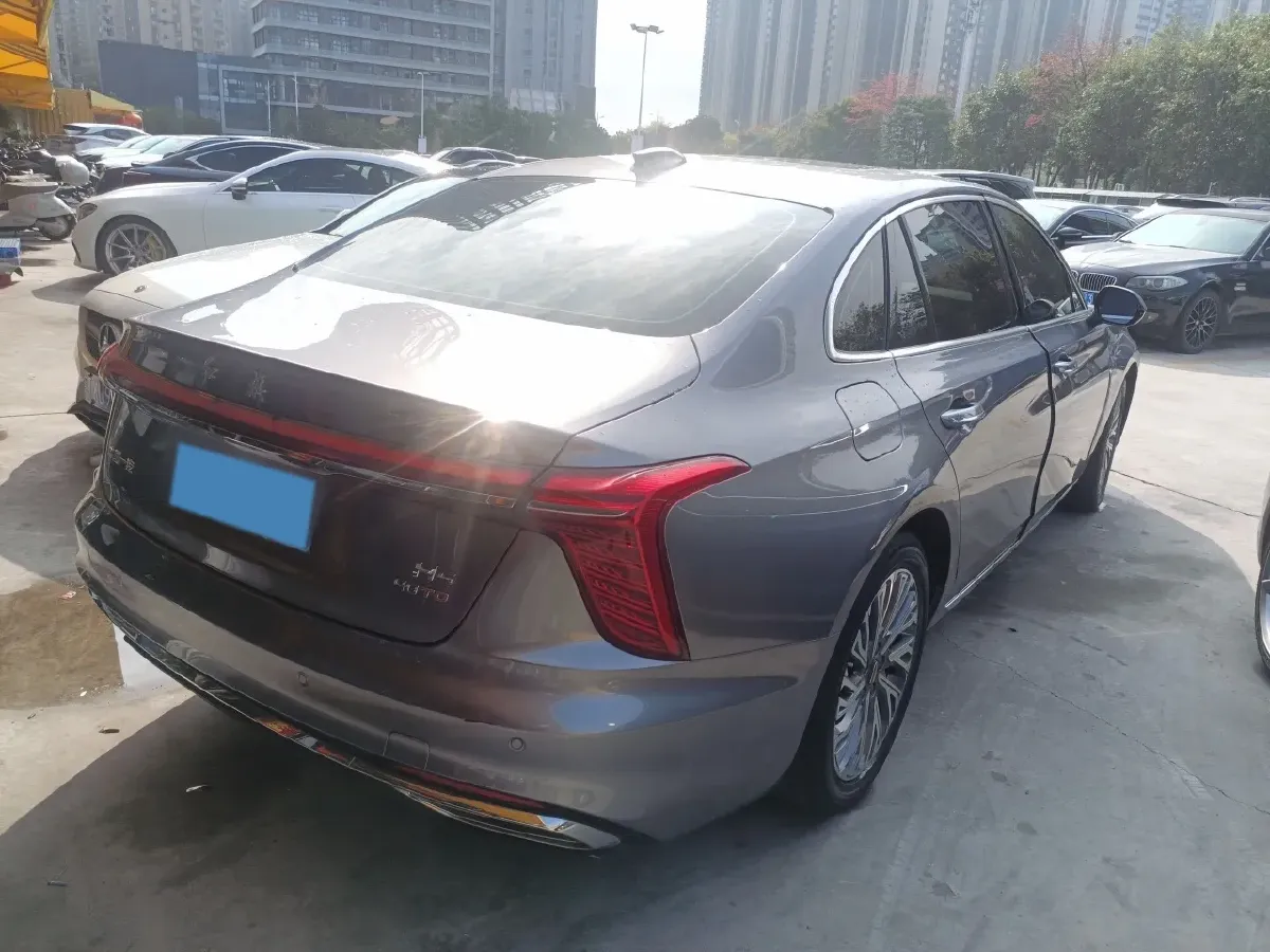 2023 HongQi H5 2.0T 224HP L4 8AT,autocango,china used car exporter,china ev exporter,chinese used car exporter,chinese used ev exporter