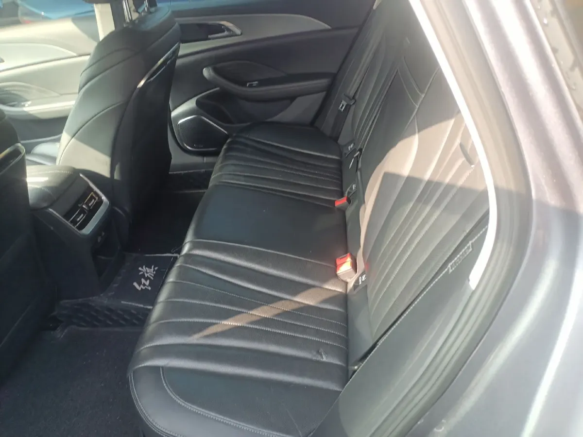 2023 HongQi H5 2.0T 224HP L4 8AT,autocango,china used car exporter,china ev exporter,chinese used car exporter,chinese used ev exporter