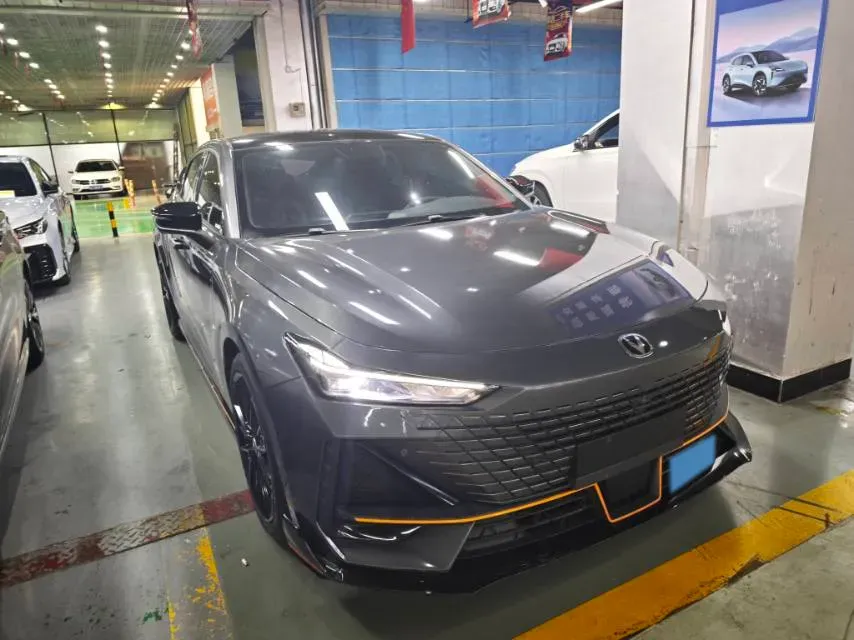 2022 ChangAn UNI-V 1.5T 188HP L4 7DCT,autocango,china used car exporter,china ev exporter,chinese used car exporter,chinese used ev exporter