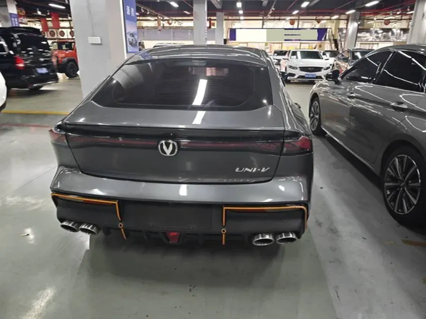 2022 ChangAn UNI-V 1.5T 188HP L4 7DCT,autocango,china used car exporter,china ev exporter,chinese used car exporter,chinese used ev exporter