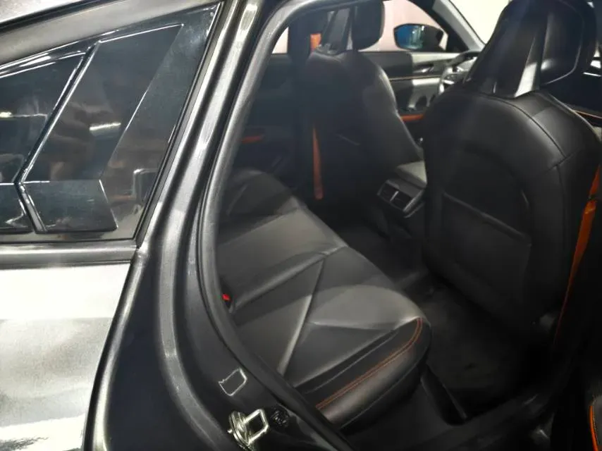 2022 ChangAn UNI-V 1.5T 188HP L4 7DCT,autocango,china used car exporter,china ev exporter,chinese used car exporter,chinese used ev exporter