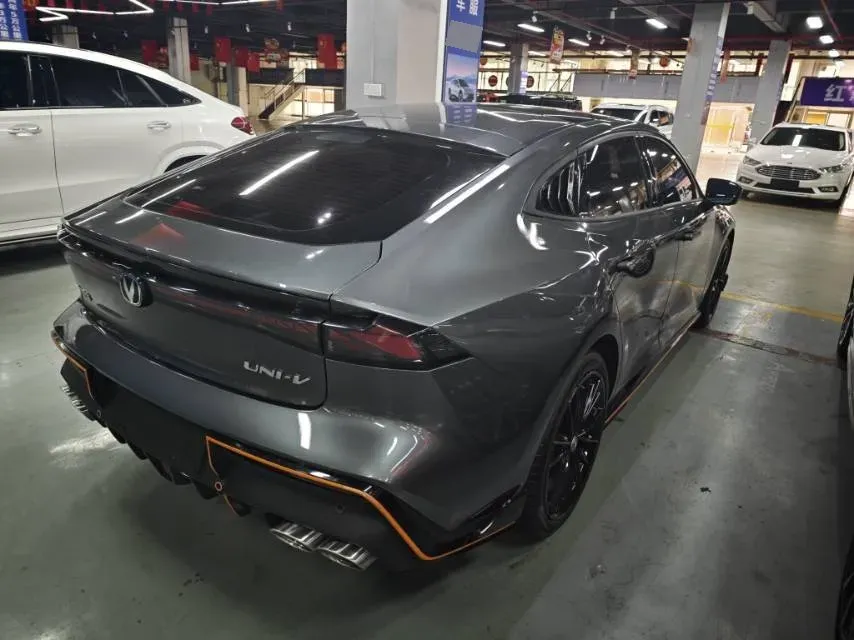 2022 ChangAn UNI-V 1.5T 188HP L4 7DCT,autocango,china used car exporter,china ev exporter,chinese used car exporter,chinese used ev exporter