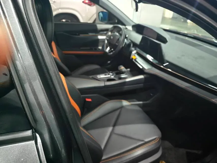 2022 ChangAn UNI-V 1.5T 188HP L4 7DCT,autocango,china used car exporter,china ev exporter,chinese used car exporter,chinese used ev exporter