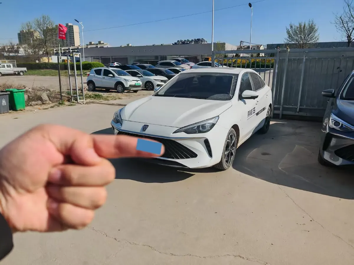 2024 Roewe i5 1.5L 129HP L4 CVT,autocango,china used car exporter,china ev exporter,chinese used car exporter,chinese used ev exporter