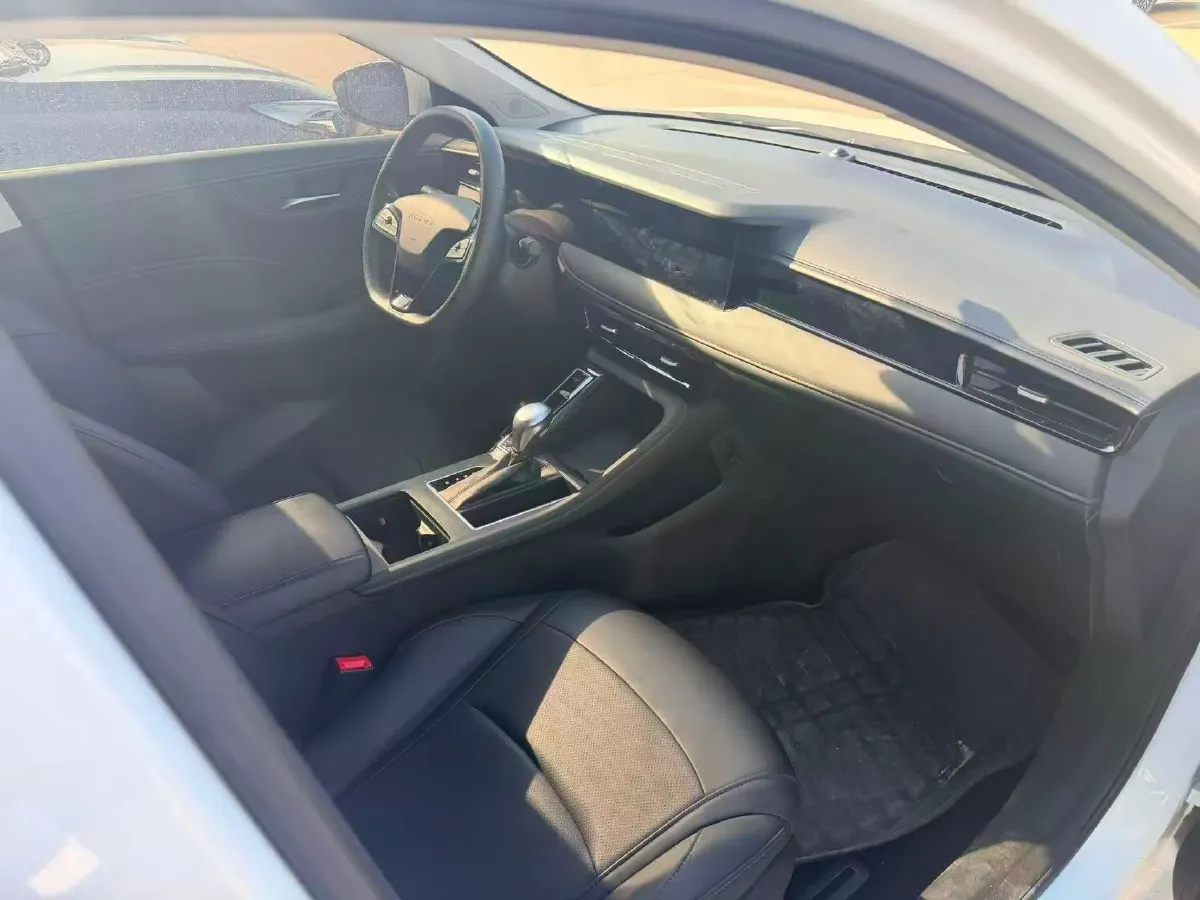 2024 Roewe i5 1.5L 129HP L4 CVT,autocango,china used car exporter,china ev exporter,chinese used car exporter,chinese used ev exporter