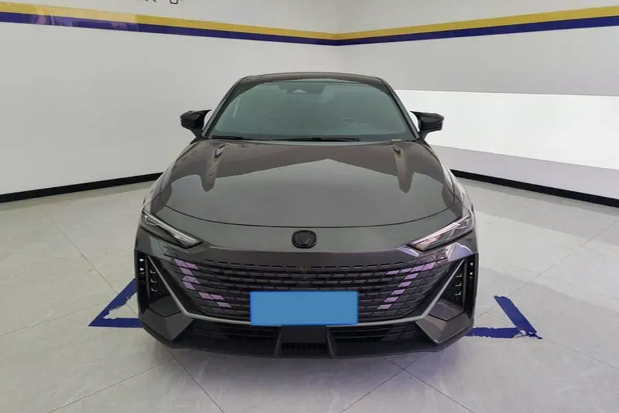 2023 ChangAn UNI-V 1.5T 188HP L4 7DCT,autocango,china used car exporter,china ev exporter,chinese used car exporter,chinese used ev exporter