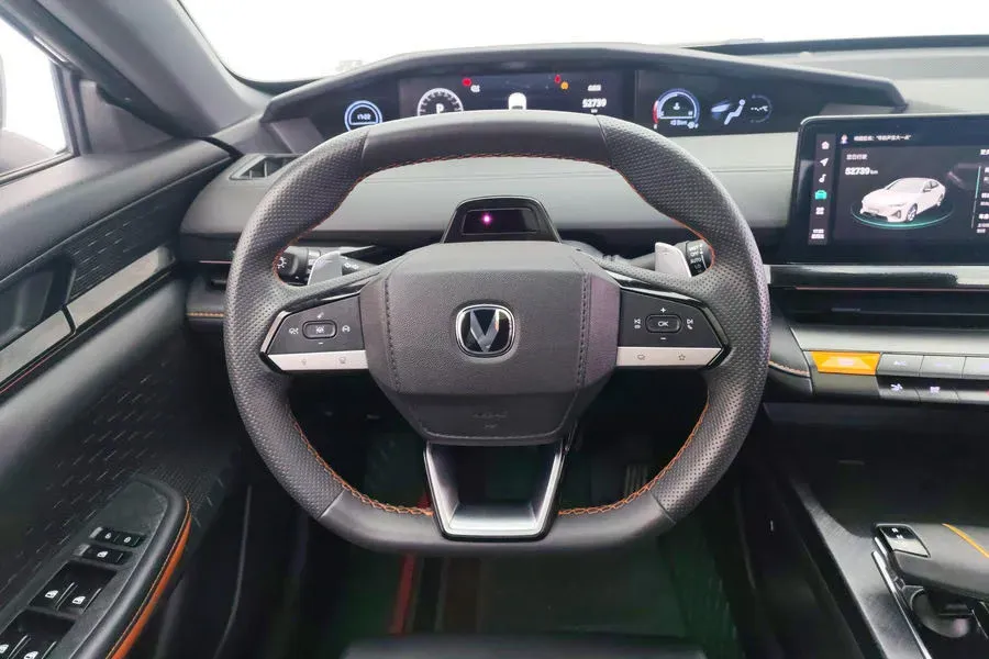 2023 ChangAn UNI-V 1.5T 188HP L4 7DCT,autocango,china used car exporter,china ev exporter,chinese used car exporter,chinese used ev exporter