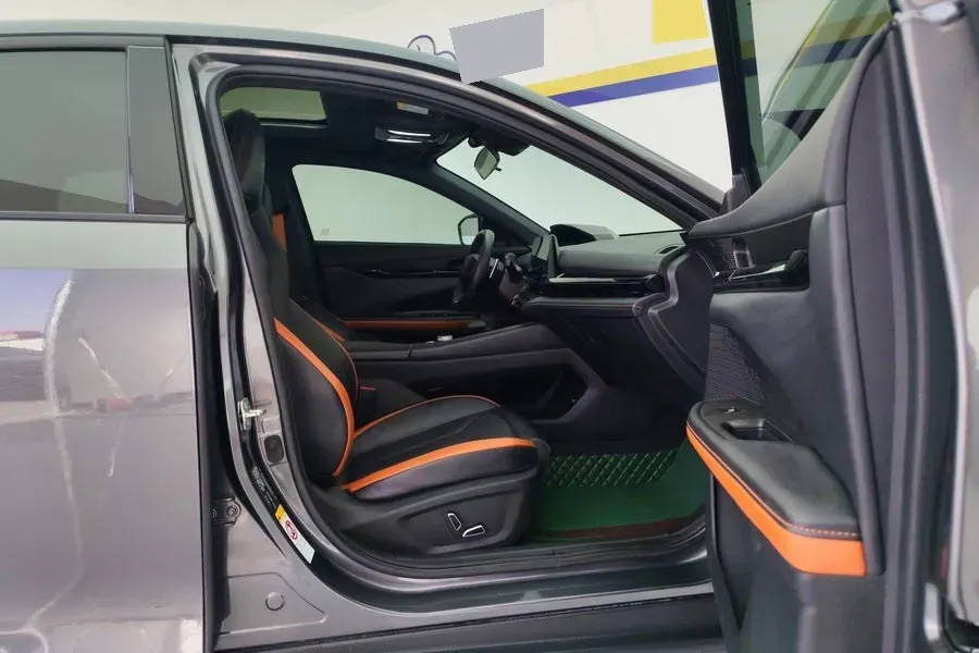 2023 ChangAn UNI-V 1.5T 188HP L4 7DCT,autocango,china used car exporter,china ev exporter,chinese used car exporter,chinese used ev exporter