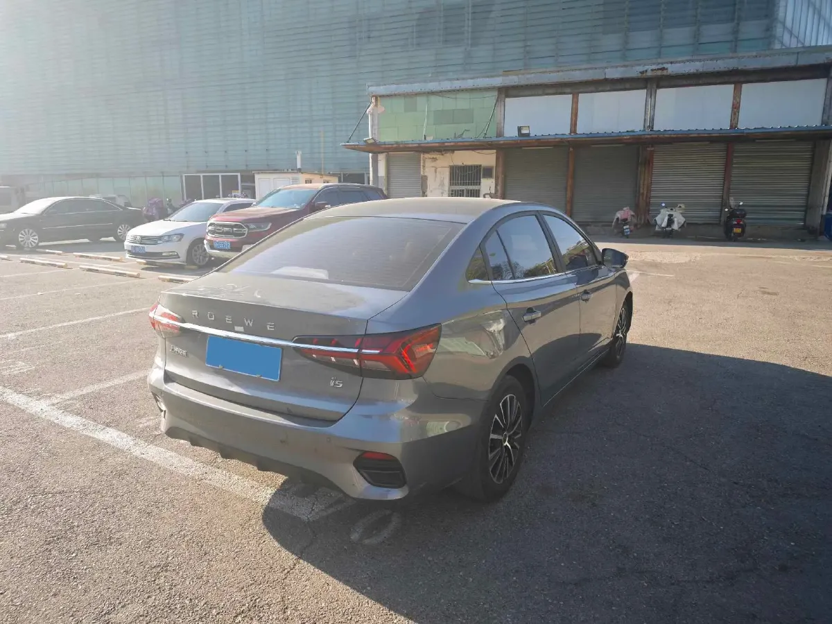 2021 Roewe i5 1.5L 120HP L4 CVT,autocango,china used car exporter,china ev exporter,chinese used car exporter,chinese used ev exporter