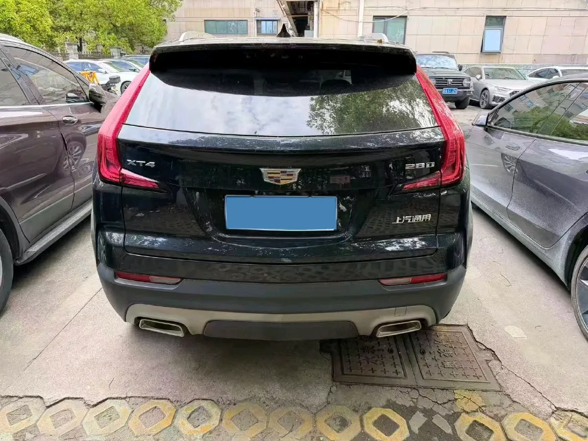 2021 Cadillac XT4 2.0T 237HP L4 9AT,autocango,china used car exporter,china ev exporter,chinese used car exporter,chinese used ev exporter