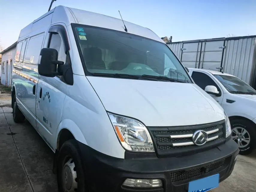 2021 MAXUS XinTu V80 2.0T 139HP L4 6MT,autocango,china used car exporter,china ev exporter,chinese used car exporter,chinese used ev exporter