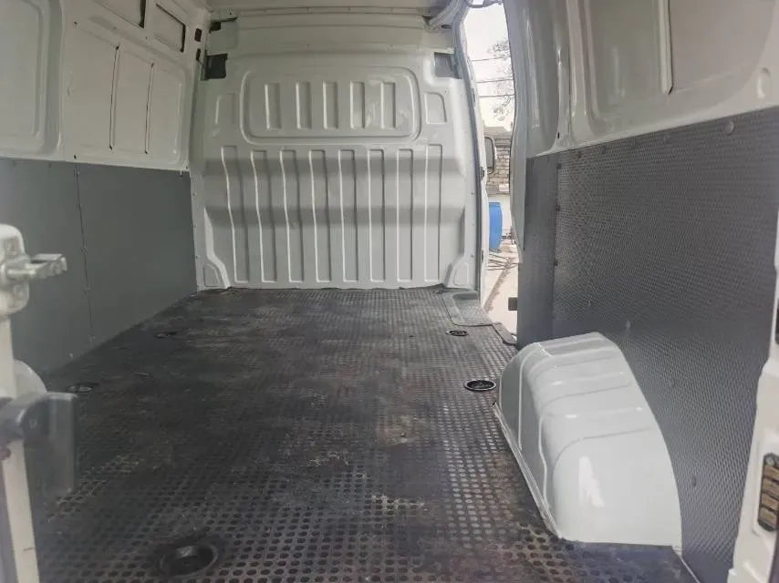 2021 MAXUS XinTu V80 2.0T 139HP L4 6MT,autocango,china used car exporter,china ev exporter,chinese used car exporter,chinese used ev exporter