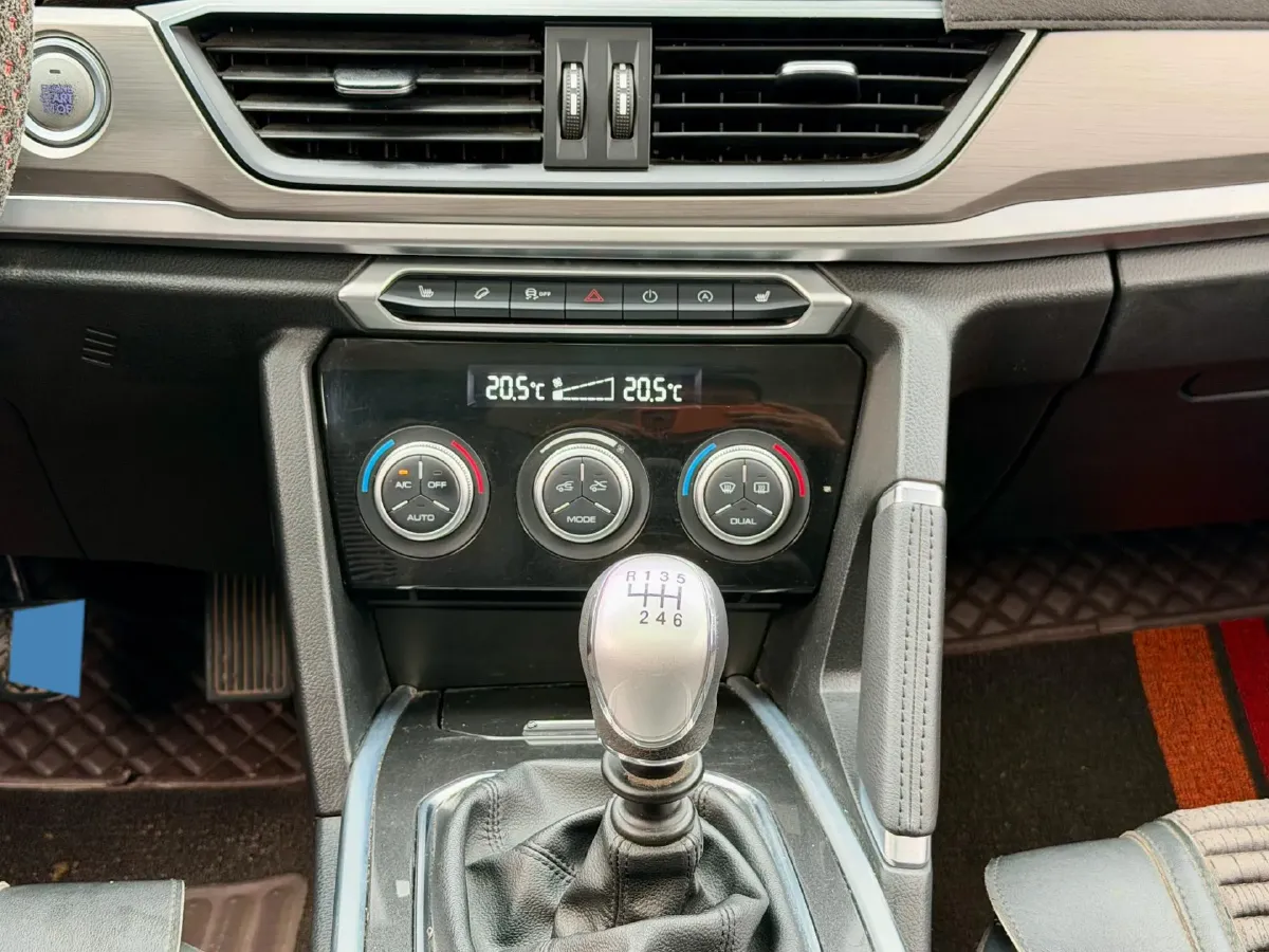 2021 Iveco DeYi 2.5T 122HP L4 5MT,autocango,china used car exporter,china ev exporter,chinese used car exporter,chinese used ev exporter