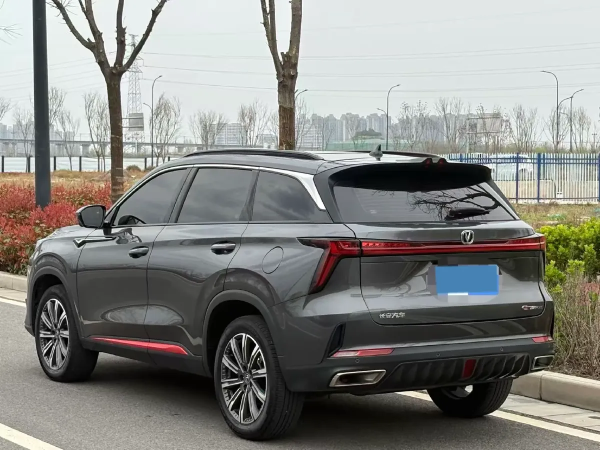 2022 ChangAn CS75 Plus 1.5T 188HP L4 8AT,autocango,china used car exporter,china ev exporter,chinese used car exporter,chinese used ev exporter