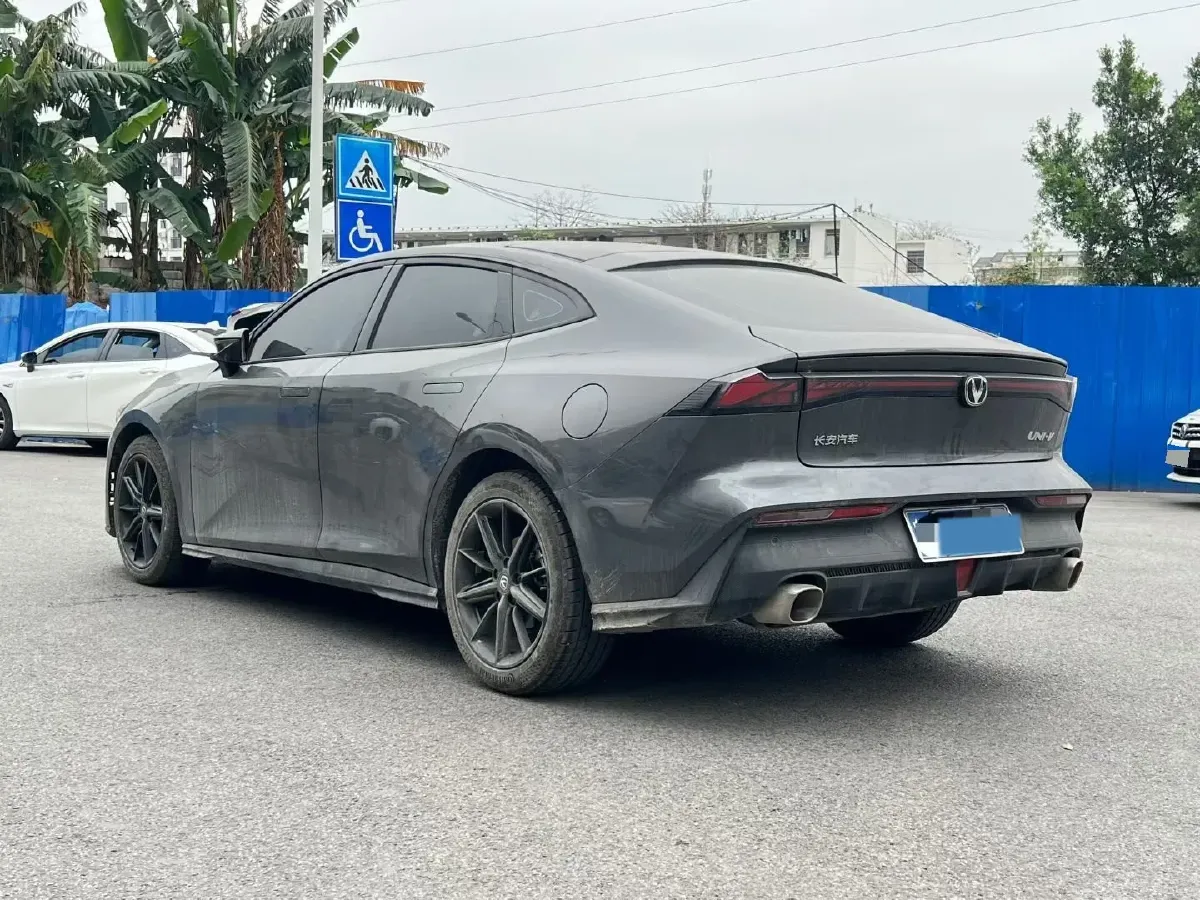 2023 ChangAn UNI-V 1.5T 188HP L4 7DCT,autocango,china used car exporter,china ev exporter,chinese used car exporter,chinese used ev exporter