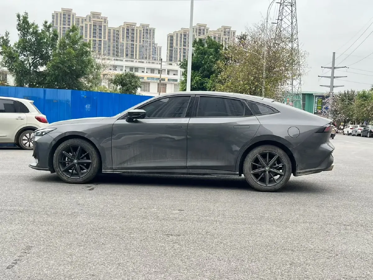 2023 ChangAn UNI-V 1.5T 188HP L4 7DCT,autocango,china used car exporter,china ev exporter,chinese used car exporter,chinese used ev exporter