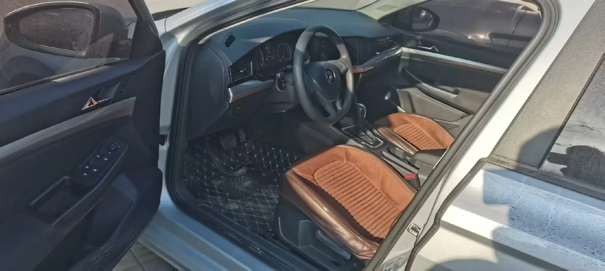 2021 Volkswagen Bora 1.5L 113HP L4 6AT,autocango,china used car exporter,china ev exporter,chinese used car exporter,chinese used ev exporter