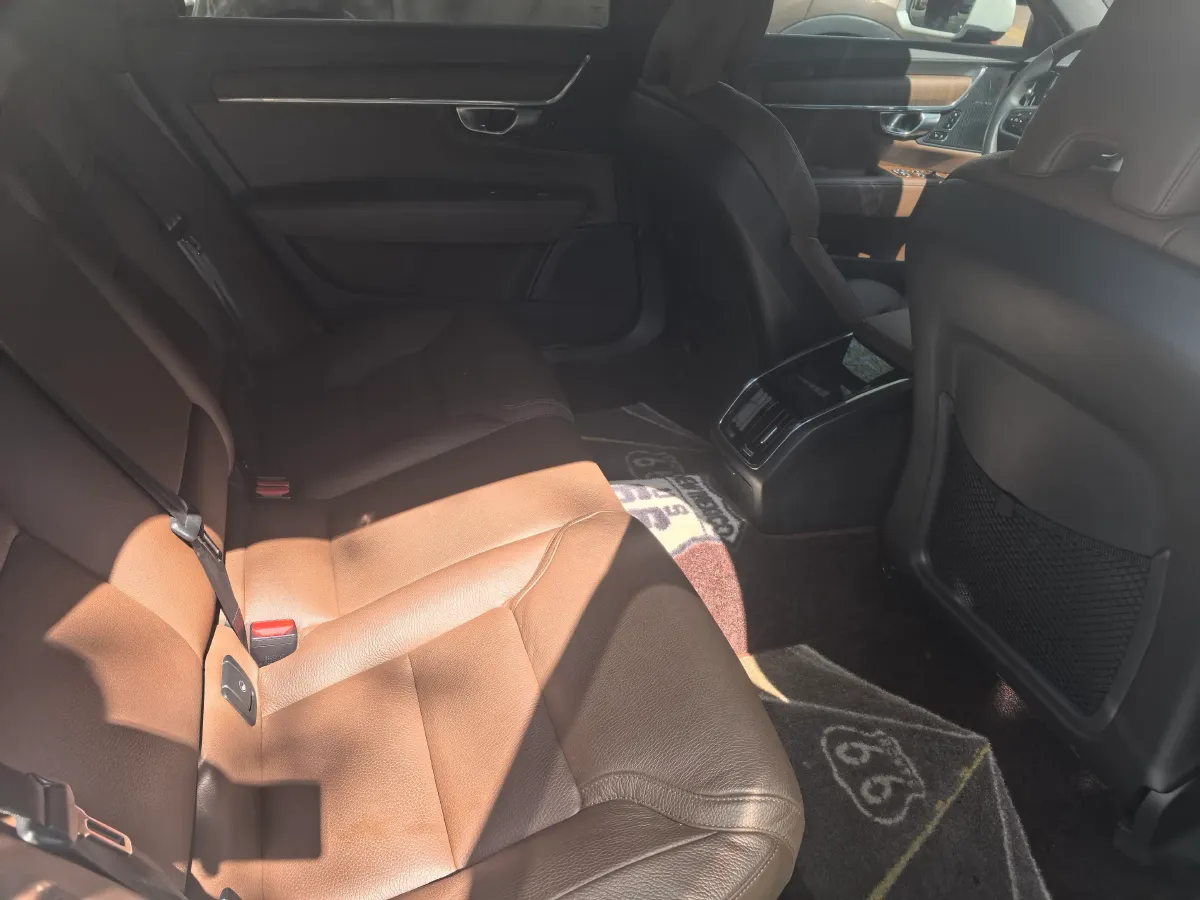 2024 Volvo S90 2.0T 250HP L4 8AT,autocango,china used car exporter,china ev exporter,chinese used car exporter,chinese used ev exporter