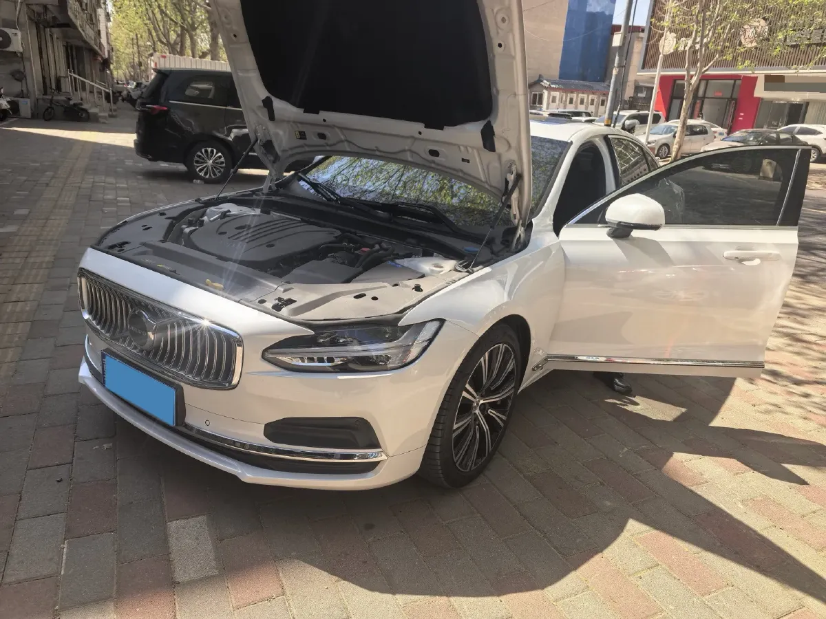 2024 Volvo S90 2.0T 250HP L4 8AT,autocango,china used car exporter,china ev exporter,chinese used car exporter,chinese used ev exporter