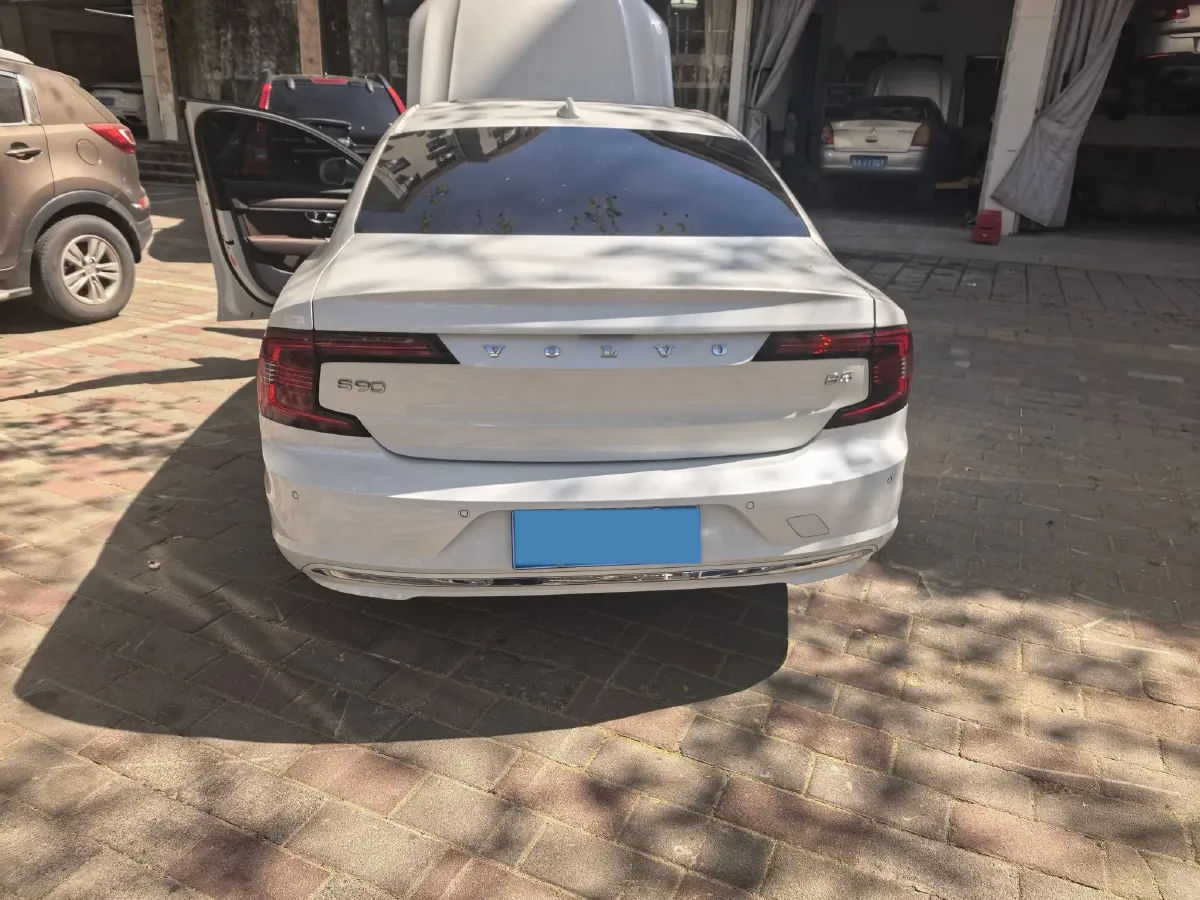 2024 Volvo S90 2.0T 250HP L4 8AT,autocango,china used car exporter,china ev exporter,chinese used car exporter,chinese used ev exporter